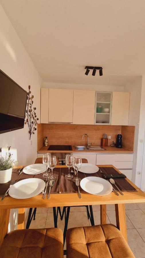 Apartmani Palma Novalja Exteriör bild