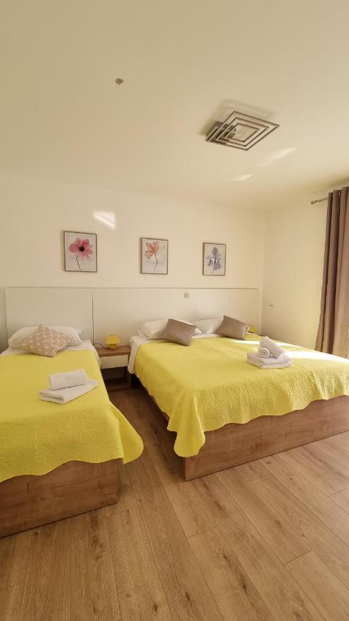Apartmani Palma Novalja Exteriör bild