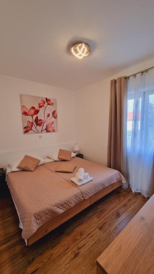 Apartmani Palma Novalja Exteriör bild