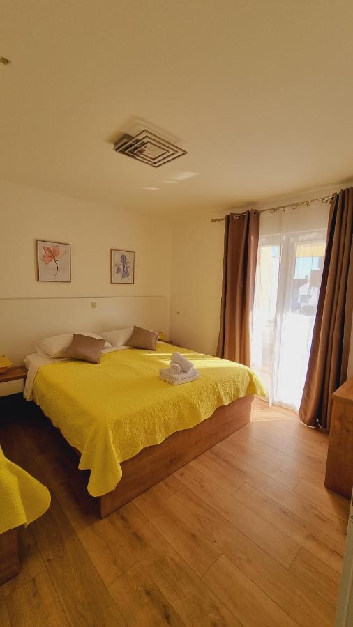 Apartmani Palma Novalja Exteriör bild