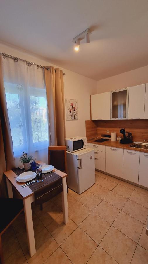 Apartmani Palma Novalja Exteriör bild