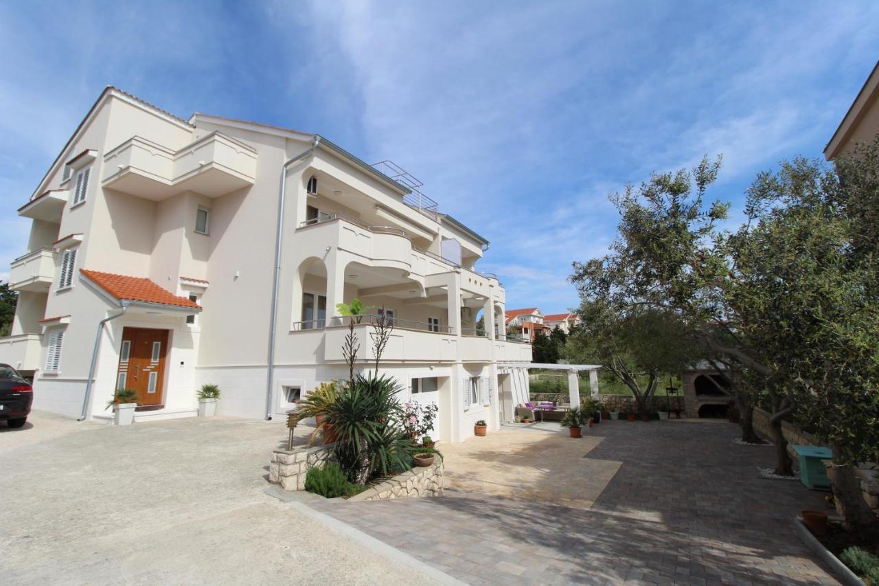 Apartmani Palma Novalja Exteriör bild